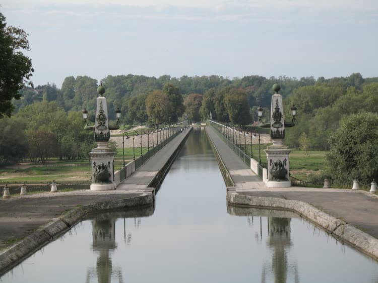 Fête votive: Le Bouchon de la Nationale 7 de Briare, Briare